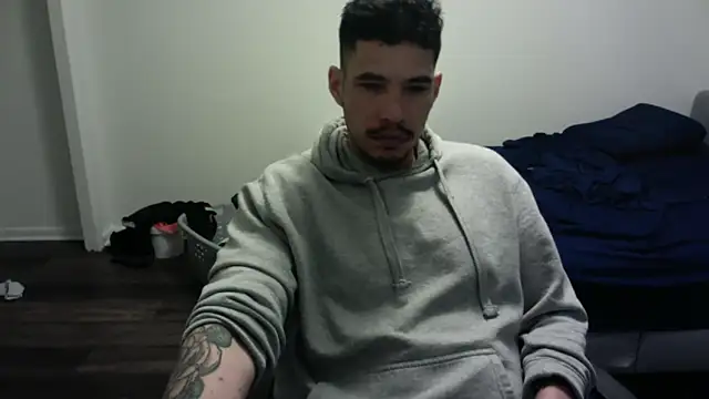 Snapshot of NicaBOi chatting on March 22, 3:41 am NicaBOi online show from March 22, 3:41 am