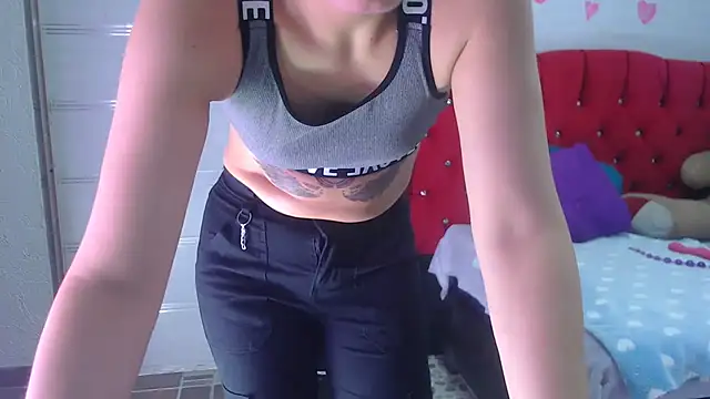 Ariasmithog online show from November 6, 1:12 pm