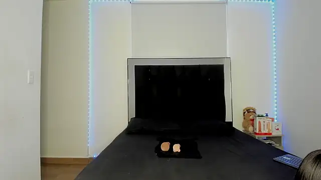 victoriacolin online show from November 11, 12:05 pm