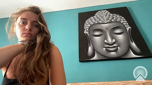 Snapshot of valure_lera chatting on March 9, 2:39 am valure lera online show from March 9, 2:39 am