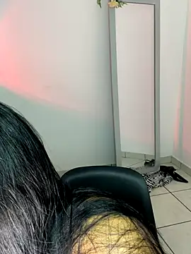 Snapshot of meli_ortiz_ chatting on September 18, 6:32 pm meli ortiz online show from September 18, 6:32 pm