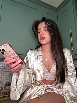 Snapshot of cute_carly_ chatting on February 21, 5:42 pm cute carly  online show from February 21, 5:42 pm