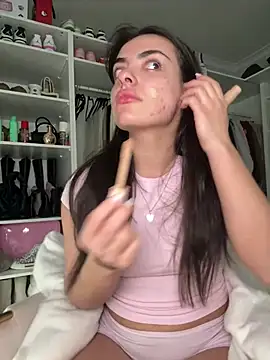 Snapshot of cute_carly_ chatting on March 15, 12:02 pm cute carly  online show from March 15, 12:02 pm