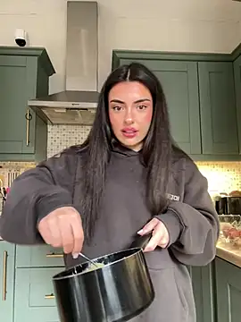 Snapshot of cute_carly_ chatting on March 16, 11:38 am cute carly  online show from March 16, 11:38 am