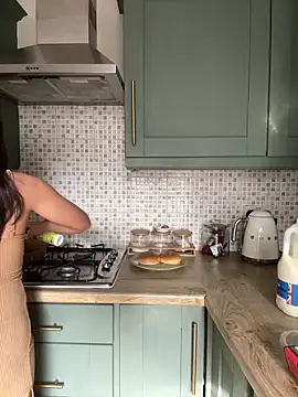 Snapshot of cute_carly_ chatting on March 21, 2:40 pm cute carly  online show from March 21, 2:40 pm