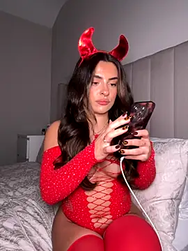 Snapshot of cute_carly_ chatting on October 13, 2:06 pm cute carly  online show from October 13, 2:06 pm