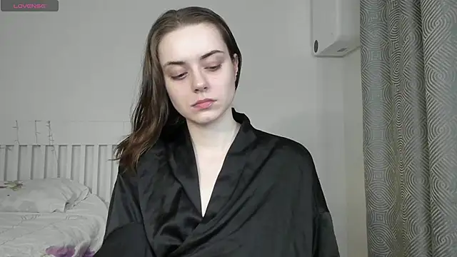 Snapshot of Hustle_Babyy chatting on September 22, 7:49 pm Hustle Babyy online show from September 22, 7:49 pm