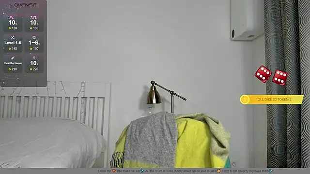 Snapshot of Hustle_Babyy chatting on October 18, 2:29 pm Hustle Babyy online show from October 18, 2:29 pm