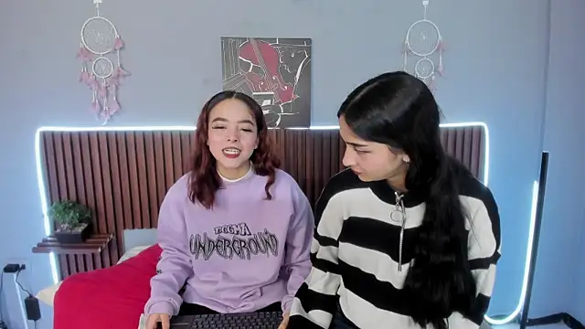 violet thomson online show from March 8, 4:23 am