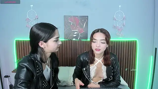 violet thomson online show from March 10, 10:02 pm