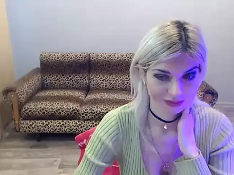 SexyBeatriice online show from December 4, 7:17 am