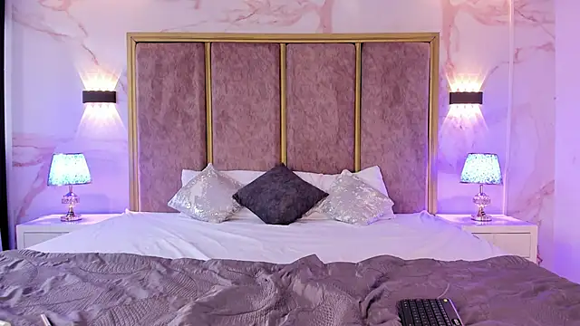 Snapshot of AliDiaz_ chatting on October 23, 7:23 pm AliDiaz online show from October 23, 7:23 pm