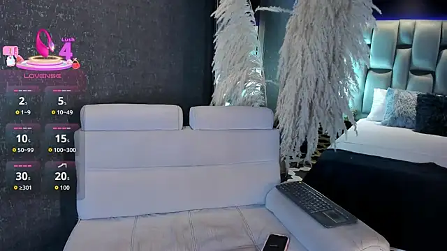 Snapshot of AliDiaz_ chatting on November 4, 7:35 pm AliDiaz online show from November 4, 7:35 pm