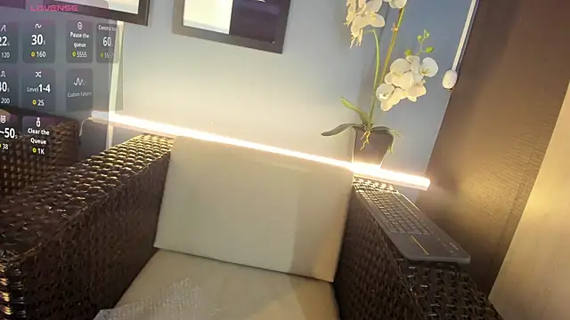 Snapshot of AliDiaz_ chatting on November 25, 7:47 pm AliDiaz online show from November 25, 7:47 pm