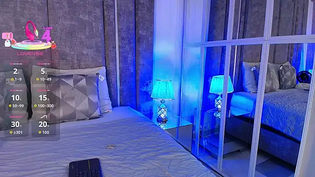 Snapshot of AliDiaz_ chatting on December 3, 7:01 pm AliDiaz online show from December 3, 7:01 pm