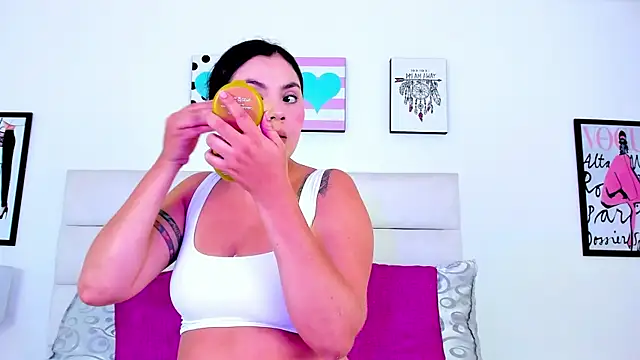 BrielaDiCaprio online show from October 15, 7:47 pm