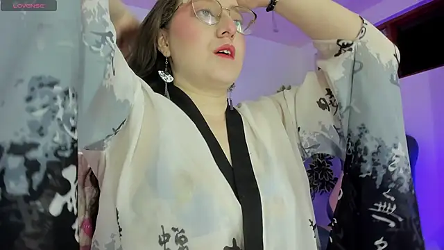 julietha bianco  online show from October 8, 1:53 pm