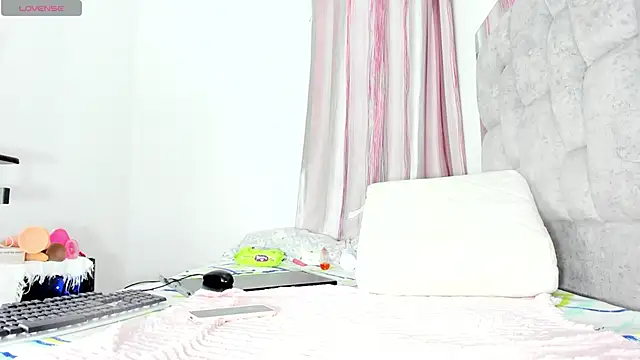 k stormi  online show from January 29, 12:12 am