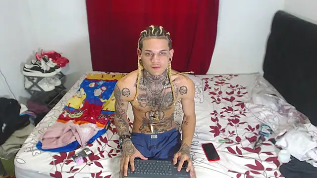 Snapshot of hot_man05 chatting on February 5, 12:38 pm hot man05 online show from February 5, 12:38 pm