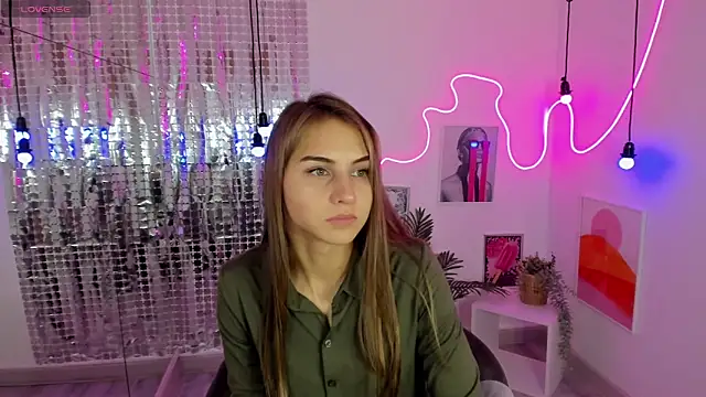 Snapshot of CharmBianca chatting on January 30, 8:43 am CharmBianca online show from January 30, 8:43 am