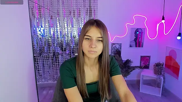 Snapshot of CharmBianca chatting on February 15, 1:38 pm CharmBianca online show from February 15, 1:38 pm