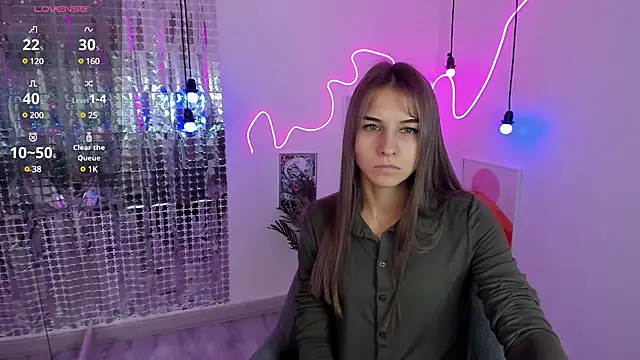 Snapshot of CharmBianca chatting on February 16, 11:27 am CharmBianca online show from February 16, 11:27 am