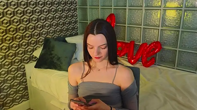 Snapshot of CaseyCraig chatting on February 13, 1:29 am CaseyCraig online show from February 13, 1:29 am