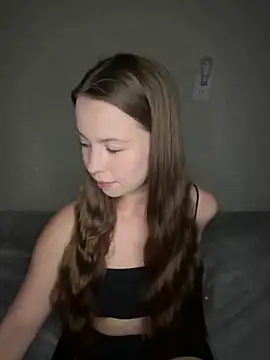 Arielle Swan online show from May 18, 5:52 pm