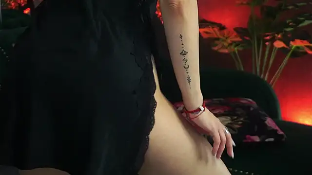 Snapshot of Midnight_Seduction chatting on March 23, 8:04 am Midnight Seduction online show from March 23, 8:04 am