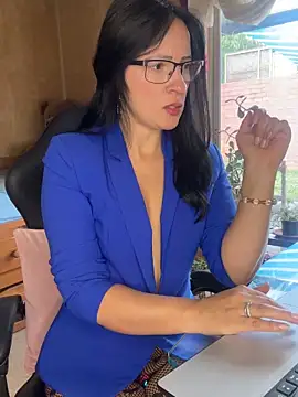 Snapshot of ValeriaVixen chatting on February 17, 7:42 pm ValeriaVixen online show from February 17, 7:42 pm