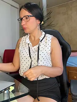 Snapshot of ValeriaVixen chatting on May 14, 8:48 pm ValeriaVixen online show from May 14, 8:48 pm