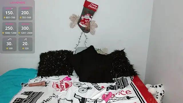 Lunasquirt1985 online show from December 18, 5:41 pm