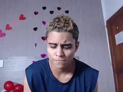 Liiamthompson online show from February 19, 3:27 pm