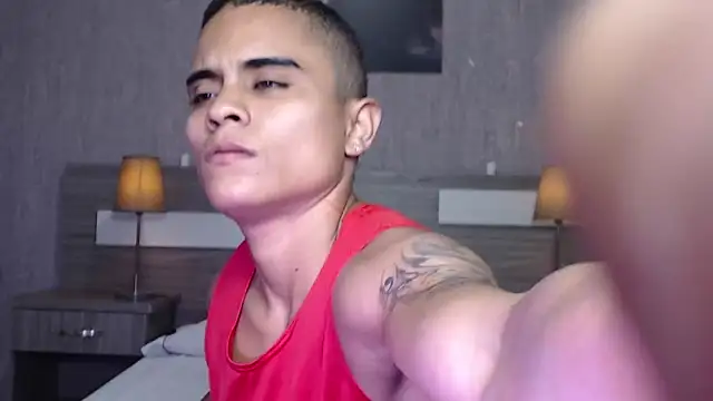 Liiamthompson online show from September 19, 11:22 am