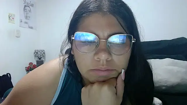 viccky vick online show from June 15, 1:52 am