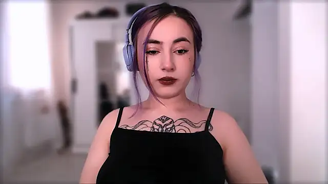 purplewitch online show from November 18, 9:36 am