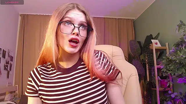 Snapshot of Gretchen_Mol chatting on January 16, 7:34 am Gretchen Mol online show from January 16, 7:34 am