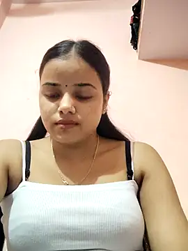 Snapshot of RAYI_123 chatting on April 4, 5:49 am RAYI 123 online show from April 4, 5:49 am