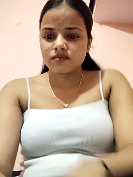 Snapshot of RAYI_123 chatting on April 10, 5:34 am RAYI 123 online show from April 10, 5:34 am