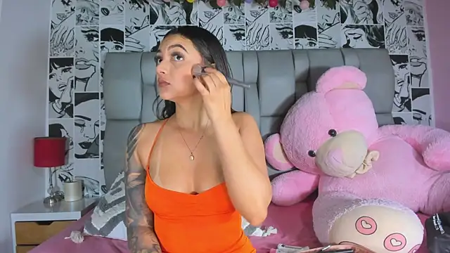 Snapshot of LucyRosse chatting on April 19, 11:20 am LucyRosse online show from April 19, 11:20 am