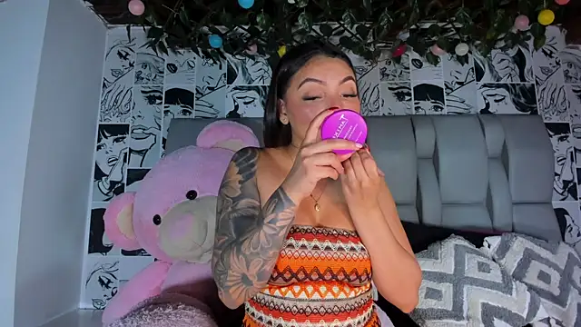 Snapshot of LucyRosse chatting on June 26, 11:25 am LucyRosse online show from June 26, 11:25 am