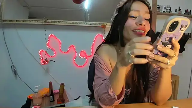 IZZY BEAUTIFUL online show from February 21, 6:07 am