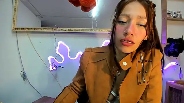 IZZY BEAUTIFUL online show from February 21, 10:04 pm