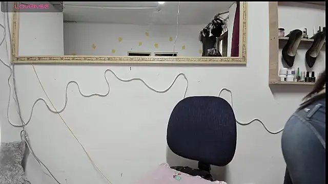 IZZY BEAUTIFUL online show from March 10, 12:26 pm