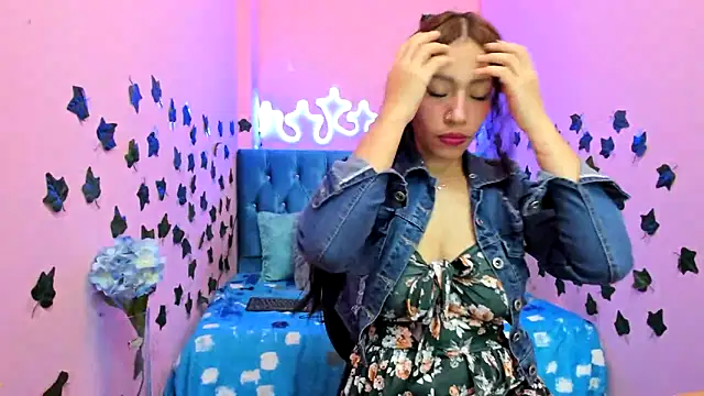 IZZY BEAUTIFUL online show from March 14, 10:05 pm