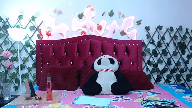 IZZY BEAUTIFUL online show from September 15, 9:15 pm