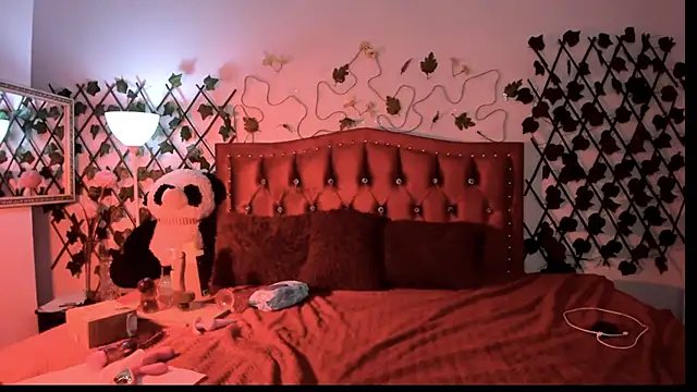 IZZY BEAUTIFUL online show from September 18, 9:17 pm