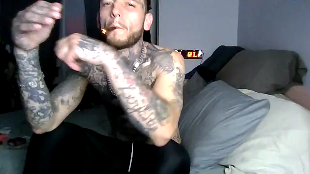 cruz815 online show from May 14, 2:29 am