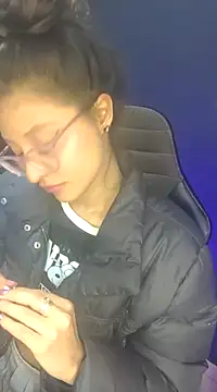 mac-sara online show from March 6, 11:20 pm