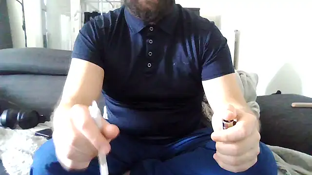 Snapshot of Zer_oki chatting on April 2, 8:45 am Zer oki online show from April 2, 8:45 am